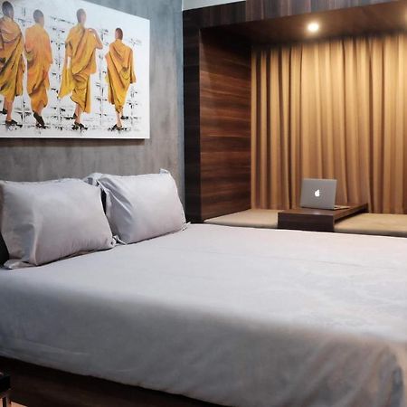 Lavenderbnb Room 2 At Uttara The Icon Apartment Yogyakarta Exteriör bild